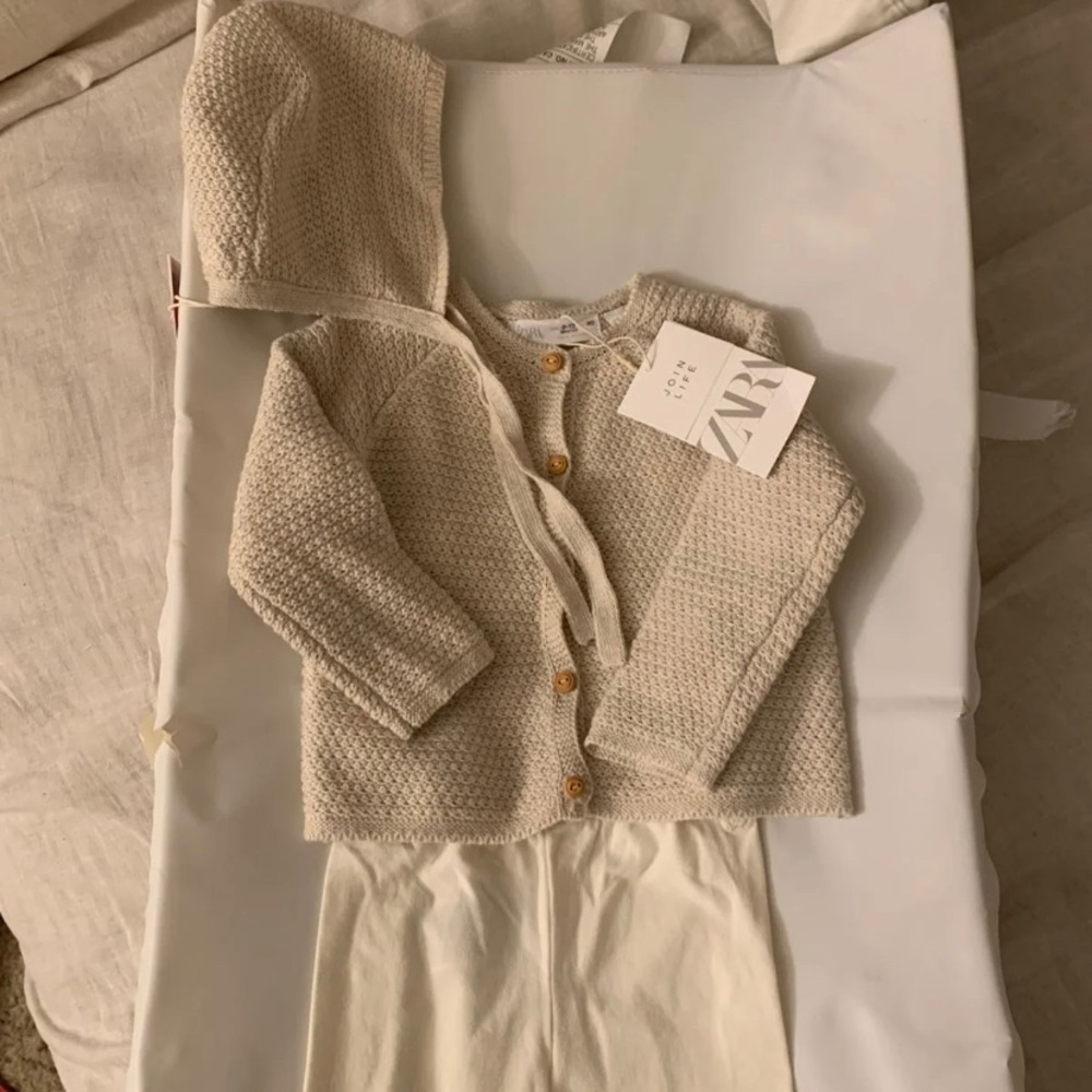 Baby girl Zara knitter sweater outfit